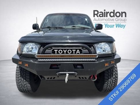 Used 2002 Toyota 4Runner SR5 AWD/4WD image 2