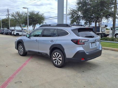 Certified 2025 Subaru Outback Premium image 2