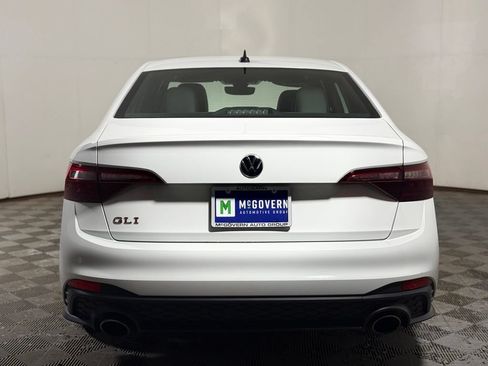 Used 2022 Volkswagen Jetta GLI Autobahn FWD image 5