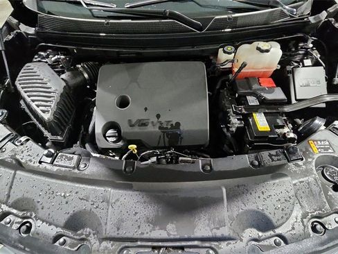 Used 2023 Chevrolet Traverse LT image 30