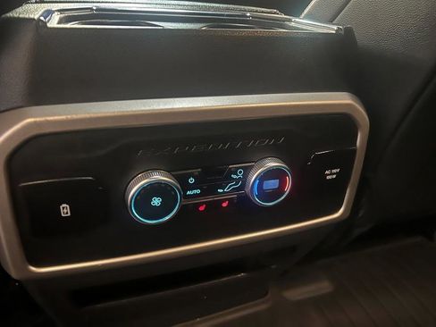 Used 2023 Ford Expedition Limited image 33
