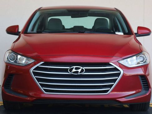 Used 2017 Hyundai Elantra SE FWD image 6