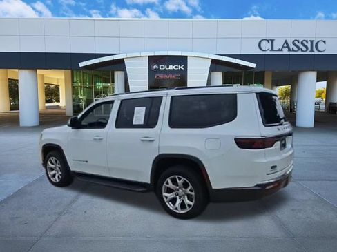 Used 2022 Jeep Wagoneer Series I w/ Premium Group I AWD/4WD image 6