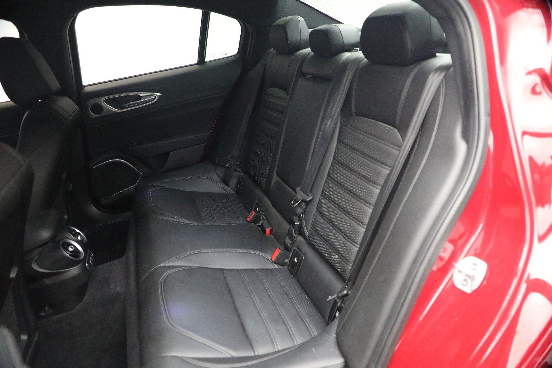 Used 2023 Alfa Romeo Giulia Veloce AWD/4WD image 20