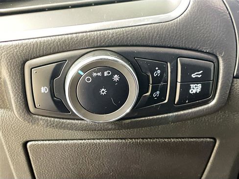 Used 2023 Ford Edge Titanium image 10