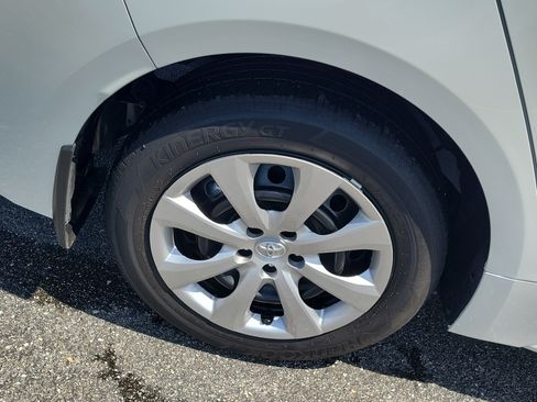 Used 2026 Toyota Corolla LE FWD image 10