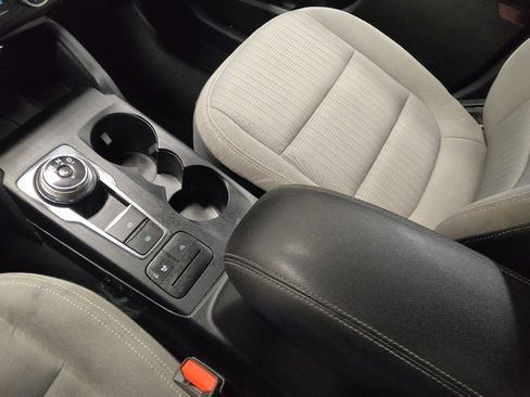 Used 2020 Ford Escape S image 26