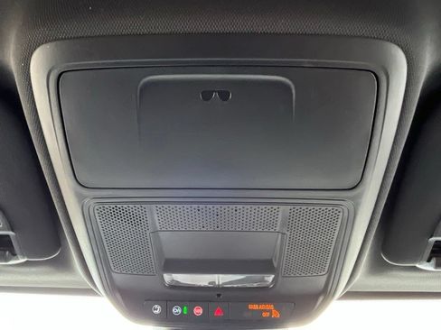 Used 2025 Chevrolet Equinox LT w/ Convenience Package II AWD/4WD image 19
