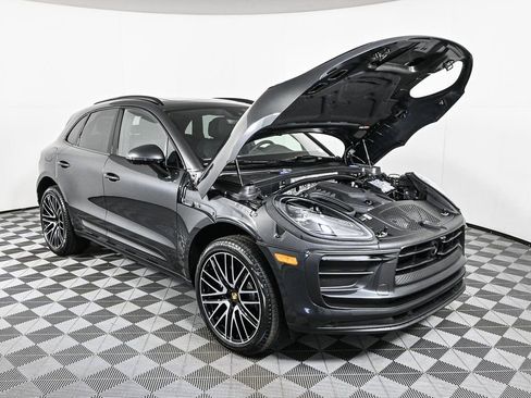 Certified 2026 Porsche Macan AWD/4WD image 36