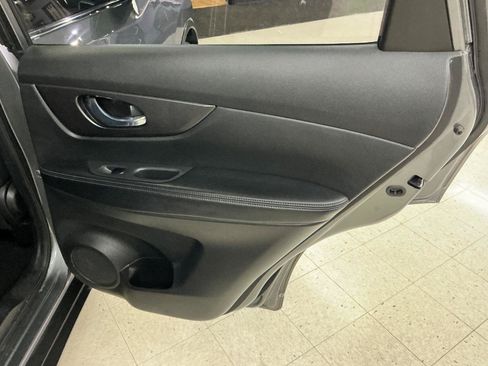 Used 2016 Nissan Rogue S AWD/4WD image 23