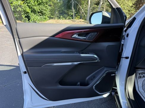 New 2026 Chevrolet Traverse RS image 11