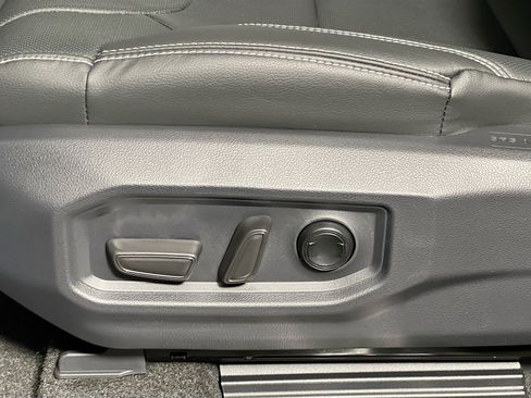 New 2026 Toyota Tundra Limited AWD/4WD image 15