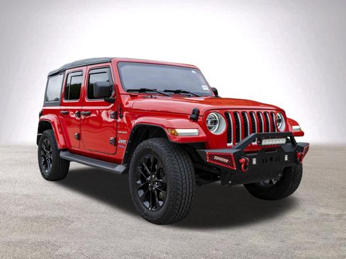 Used 2022 Jeep Wrangler Unlimited Sahara image 2