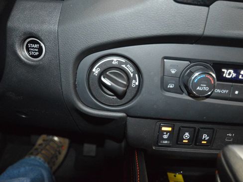 Used 2024 Nissan Frontier PRO-4X w/ Pro Convenience Package image 34