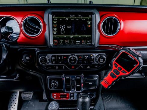 Used 2023 Jeep Gladiator Rubicon w/ LED Lighting Group image 24