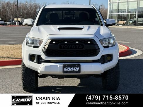 Used 2017 Toyota Tacoma SR image 2