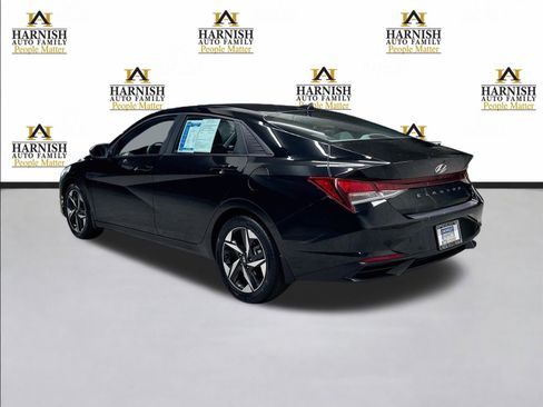 Used 2023 Hyundai Elantra SEL w/ Convenience Package FWD image 9
