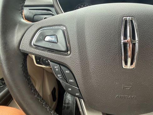 Used 2017 Lincoln MKC Select w/ Select Plus Package FWD image 19