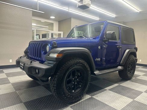 Used 2018 Jeep Wrangler Sport AWD/4WD image 2