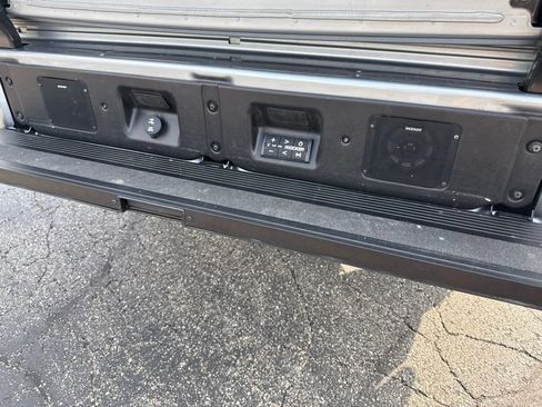 Used 2024 GMC Sierra 2500 AT4 w/ AT4 Premium Plus Package AWD/4WD image 10