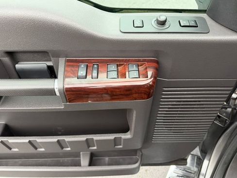 Used 2010 Ford F250 4x4 Crew Cab Super Duty image 13