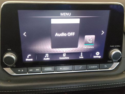 Used 2021 Nissan Rogue S FWD image 25