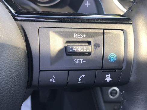 Certified 2023 Nissan Rogue SL w/ SL Premium Package image 11