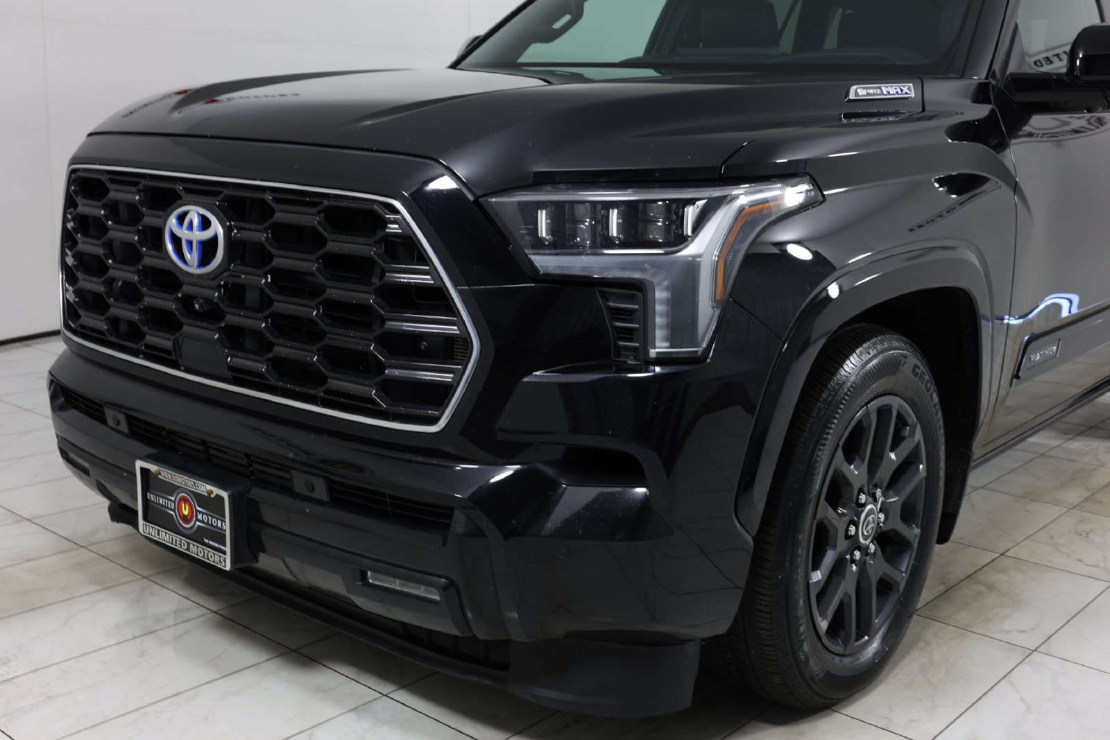 Used 2023 Toyota Sequoia Platinum AWD/4WD image 47