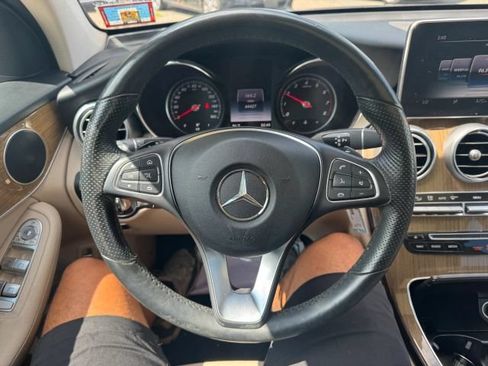 Used 2018 Mercedes-Benz GLC 300 4MATIC w/ Multimedia Package image 12