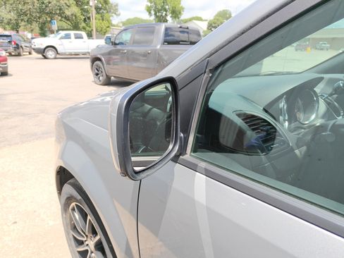 Used 2019 Dodge Grand Caravan GT FWD image 10