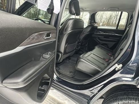 Used 2023 Jeep Grand Cherokee Limited image 34