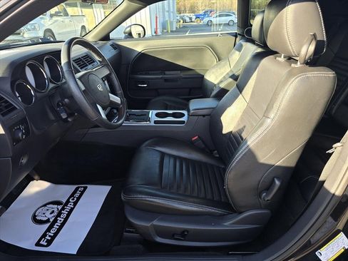 Used 2009 Dodge Challenger SE image 8