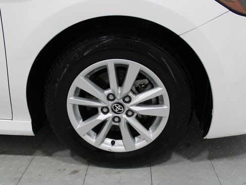 Used 2025 Toyota Camry LE FWD image 5
