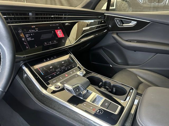 Used 2025 Audi Q7 3.0T Premium Plus AWD/4WD image 29