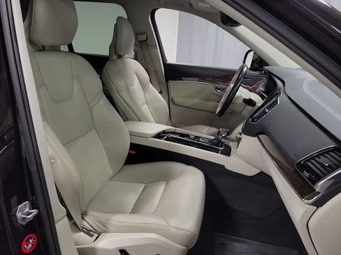 Used 2017 Volvo XC90 T6 Momentum w/ Vision Package AWD/4WD image 31