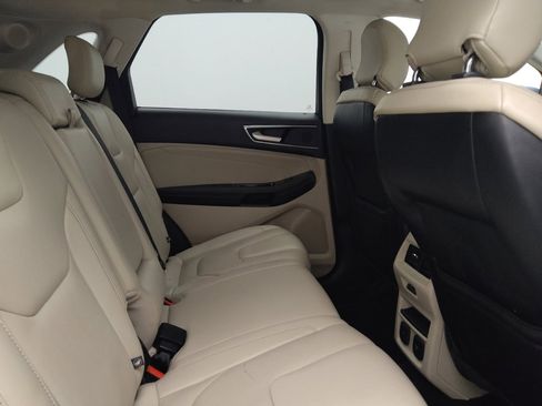 Used 2019 Ford Edge Titanium w/ Equipment Group 301A FWD image 19