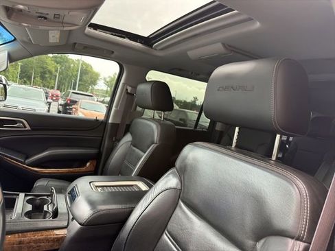 Used 2015 GMC Yukon XL Denali w/ Premium Package AWD/4WD image 22
