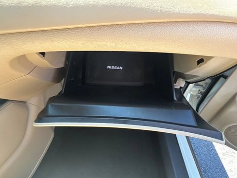 Used 2017 Nissan Rogue SL w/ SL Premium Package FWD image 22