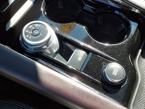 Used 2025 Ford Explorer Platinum w/ LUX Leather Package image 23