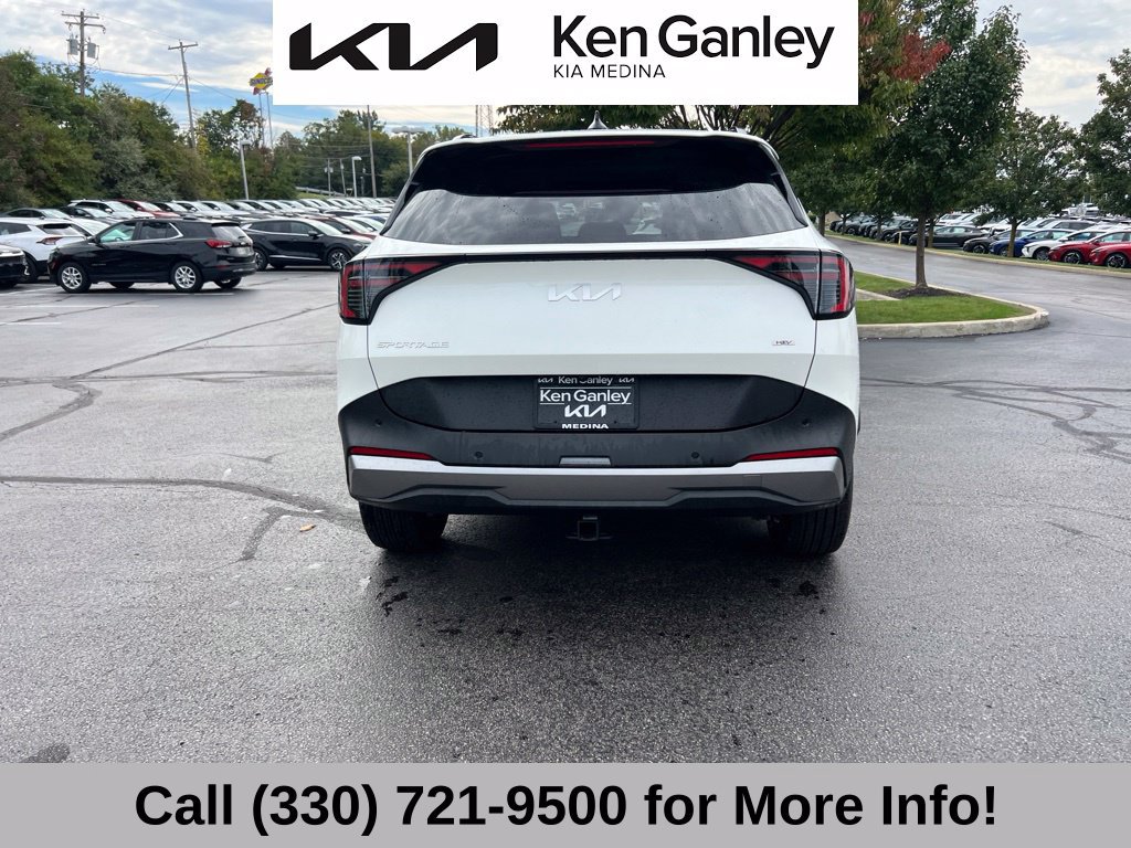 Certified 2026 Kia Sportage EX w/ EX Panoramic Sunroof Package AWD/4WD image 12