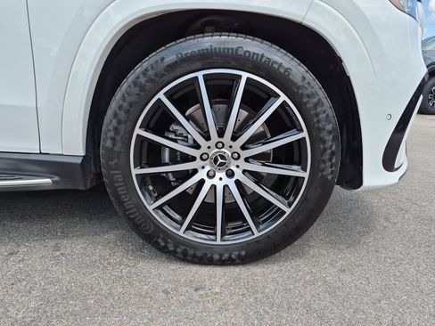 Used 2024 Mercedes-Benz GLS 580 4MATIC image 16