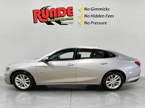 Used 2017 Chevrolet Malibu LT FWD image 3