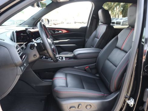 Used 2026 Chevrolet Traverse RS w/ LPO, Floor Liner Package FWD image 21