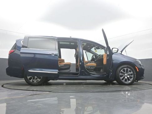 Used 2022 Chrysler Pacifica Pinnacle FWD image 59