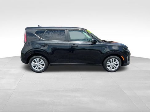 Used 2023 Kia Soul LX FWD image 5