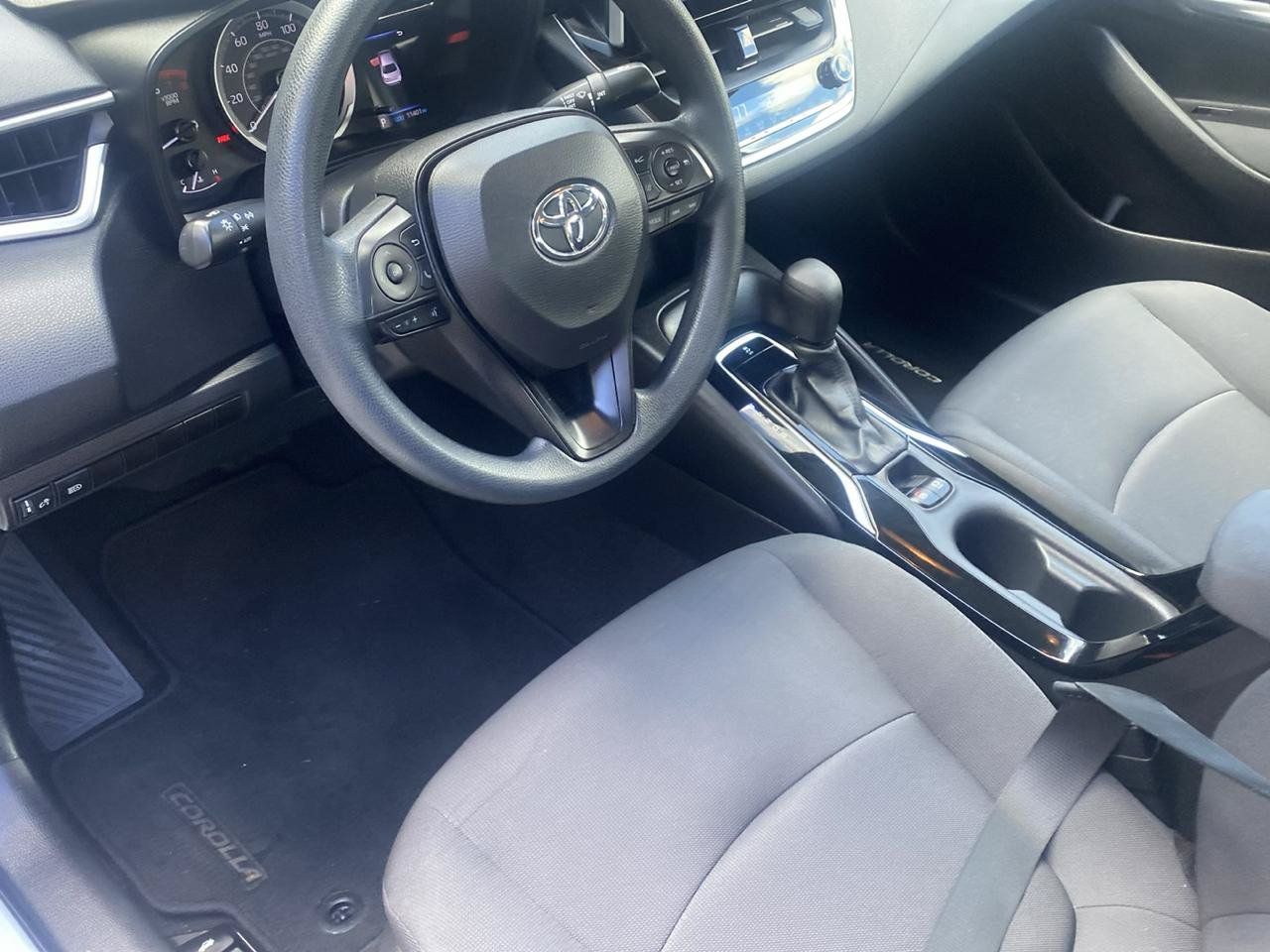 Used 2021 Toyota Corolla LE w/ Carpet Mat Package (TMS) FWD image 18