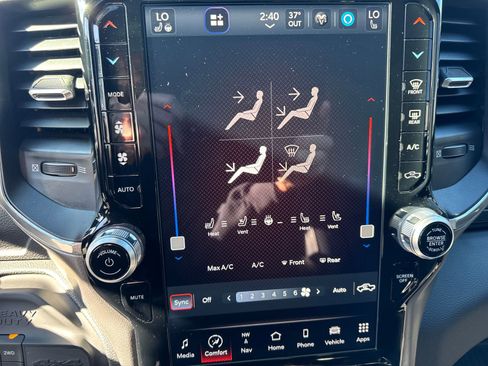 Used 2024 RAM 3500 Laramie w/ Night Edition image 19