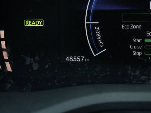 Used 2025 Toyota Camry SE FWD image 19