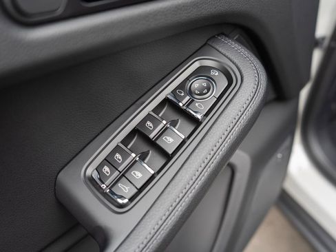New 2026 Porsche Macan AWD/4WD image 30