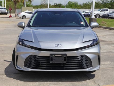 Used 2025 Toyota Camry LE AWD/4WD image 27